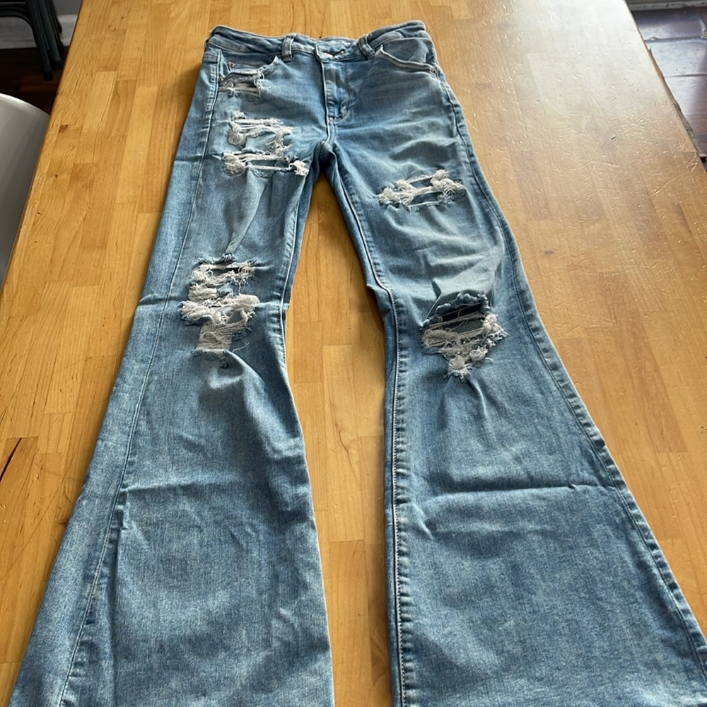 American Eagle - size 4 long - Supper high rise flare- like new only worn twice